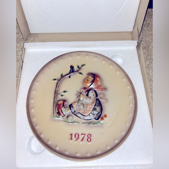 **6/$20** Vintage 1978 MJ Hummel Goebel 8th Annual Decorative Plate - Picture 1 of 9